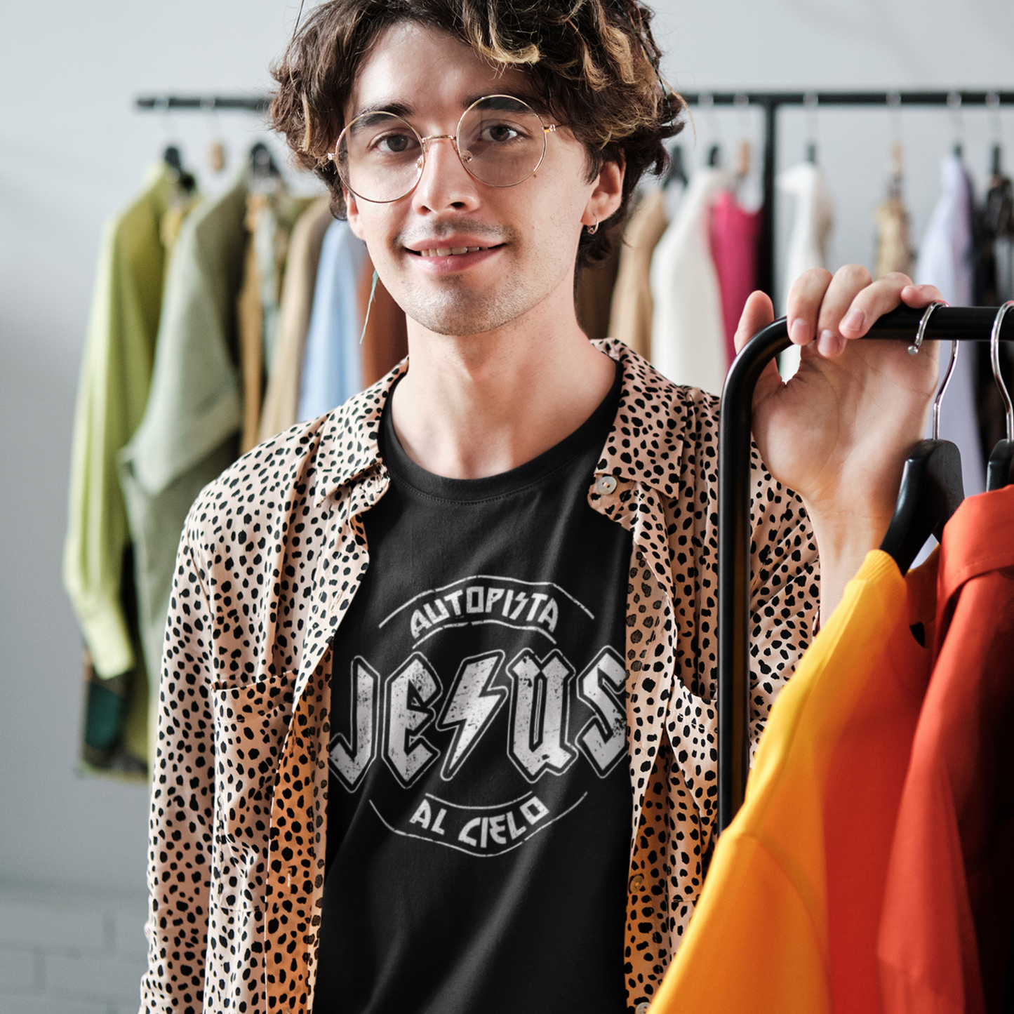 Spanish Autopista al Cielo Rock-Inspired Camiseta