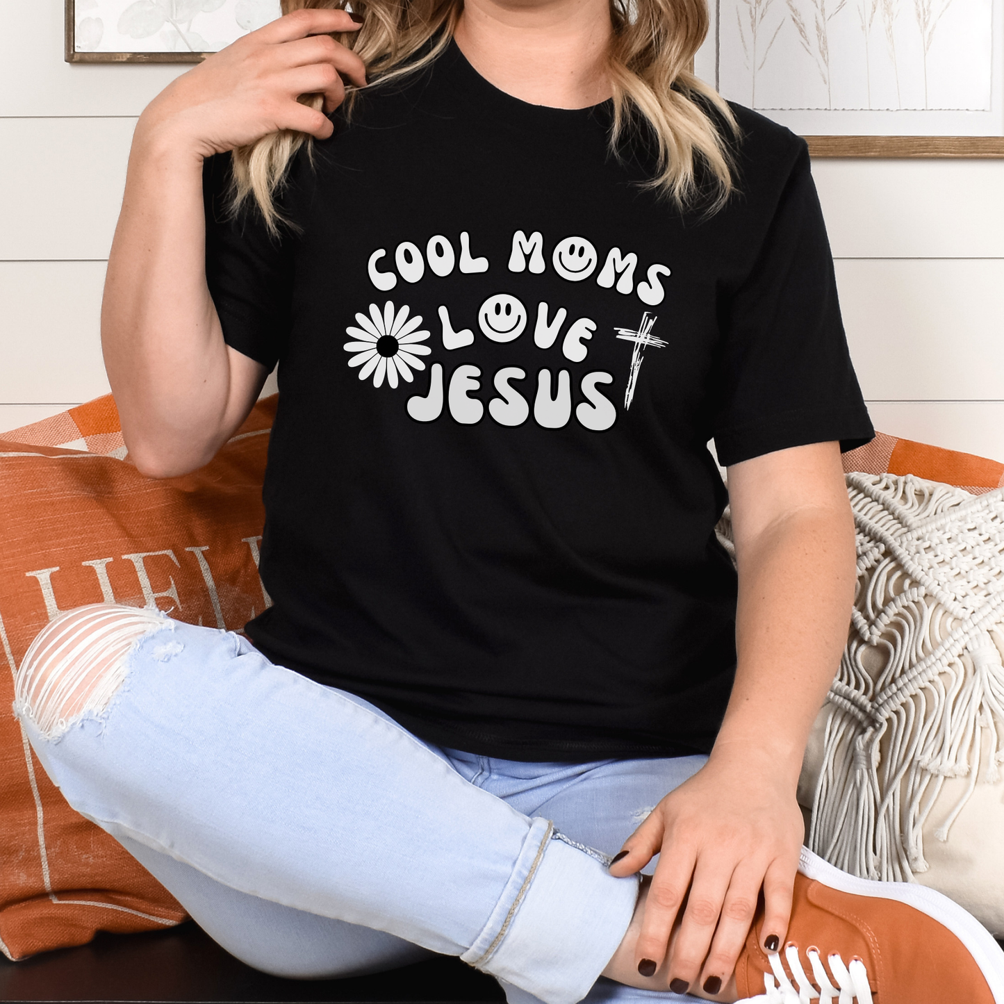 Cool Moms Love Jesus Groovy Shirt